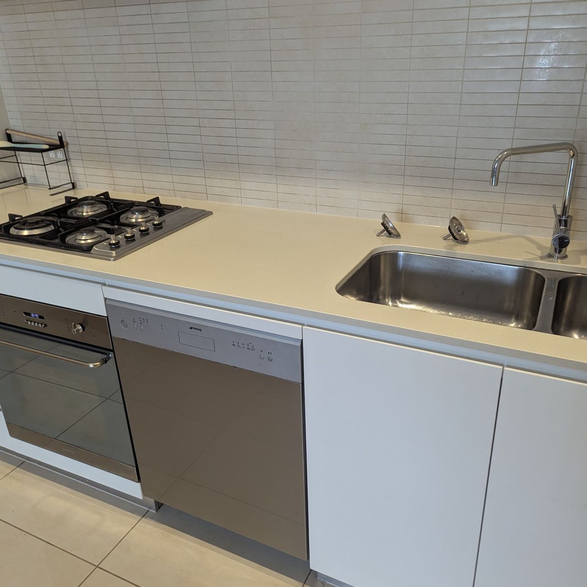 Kitchen, bathroom or living area cleaned by Pristine Move-Out Cleaning, photo 20
